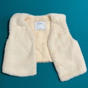 Fake fur vest